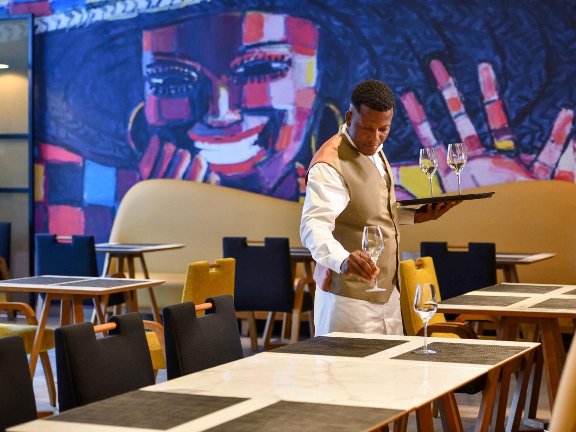 Moevenpick Hotel Abidjan Eksteriør billede
