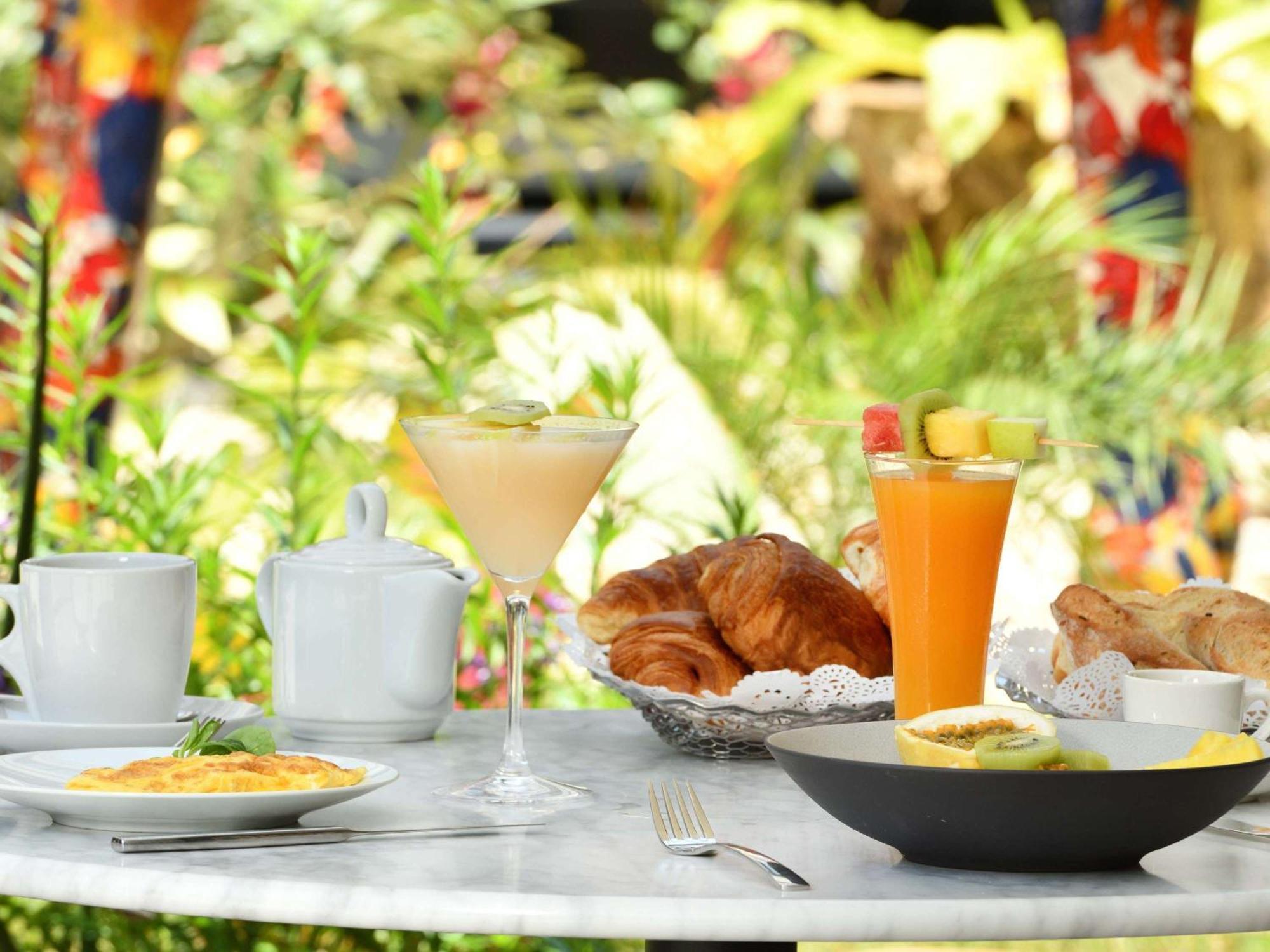 Moevenpick Hotel Abidjan Eksteriør billede